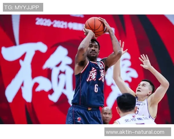 上海乒乓球队以93分领跑大师赛积分榜展现强劲实力