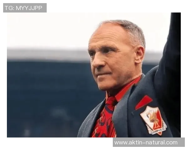 全球老足球明星排名榜揭晓传奇球员的辉煌岁月与成就回顾 全球老足球明星排名榜揭晓传奇球员的辉煌岁月与成就回顾