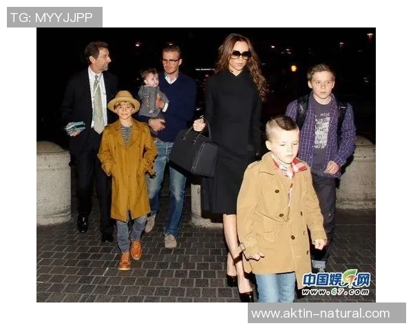 足球明星最性感太太大揭秘她们的魅力与风采让人心动不已 足球明星最性感太太大揭秘她们的魅力与风采让人心动不已