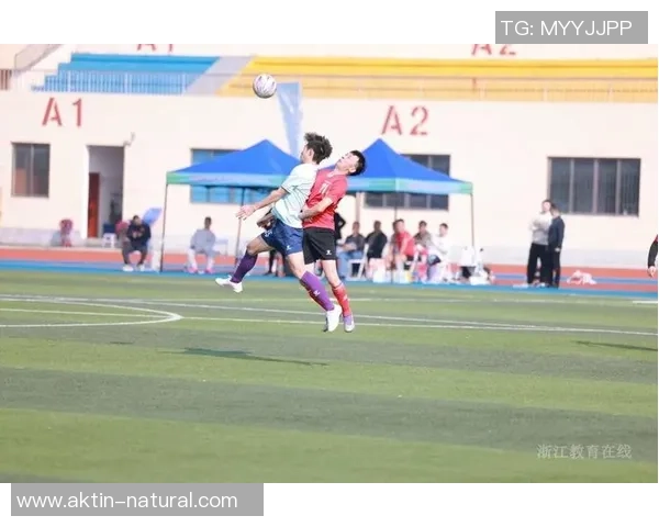 运成足球助力青少年成长培养未来足球明星的梦想与实践